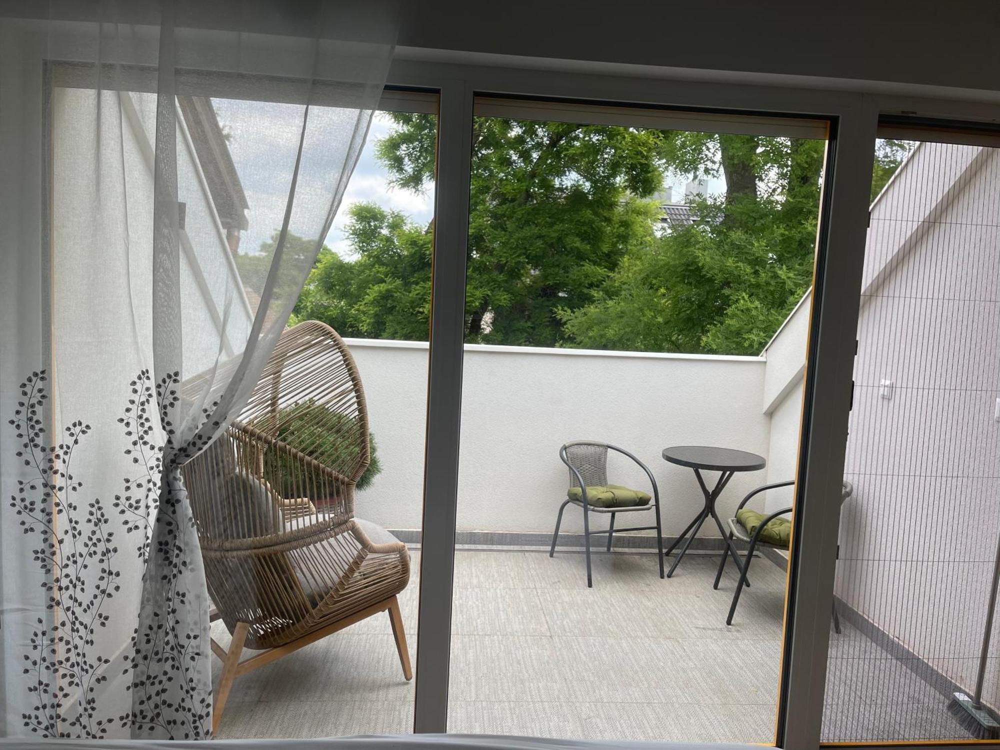 Christy'S House Apartment Debrecen Ngoại thất bức ảnh